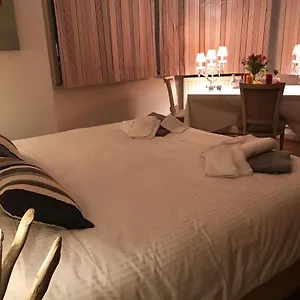 Le Dernier Métro Bed & Breakfast Woluwe-Saint-Pierre